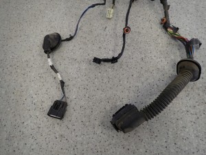 KIA VENGA 09- WIĄZKA INSTALACJA DRZWI PRZEDNIA LEWA EUROPA 2/5 MINIATURA