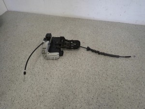 KIA VENGA 09- ZAMEK DRZWI PRZEDNI LEWY