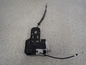 KIA VENGA 09- ZAMEK DRZWI PRZEDNI LEWY 2/7 MINIATURA