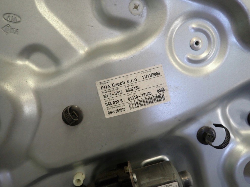 KIA VENGA 09- PODNOŚNIK SZYBY PRZEDNI LEWY 2/4