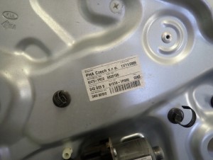 KIA VENGA 09- PODNOŚNIK SZYBY PRZEDNI LEWY 2/4 MINIATURA