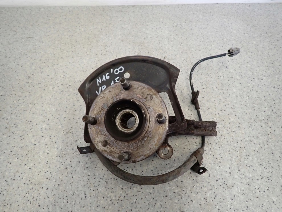 NISSAN ALMERA N16 00-03 ZWROTNICA PRZEDNIA PRAWA 1/4