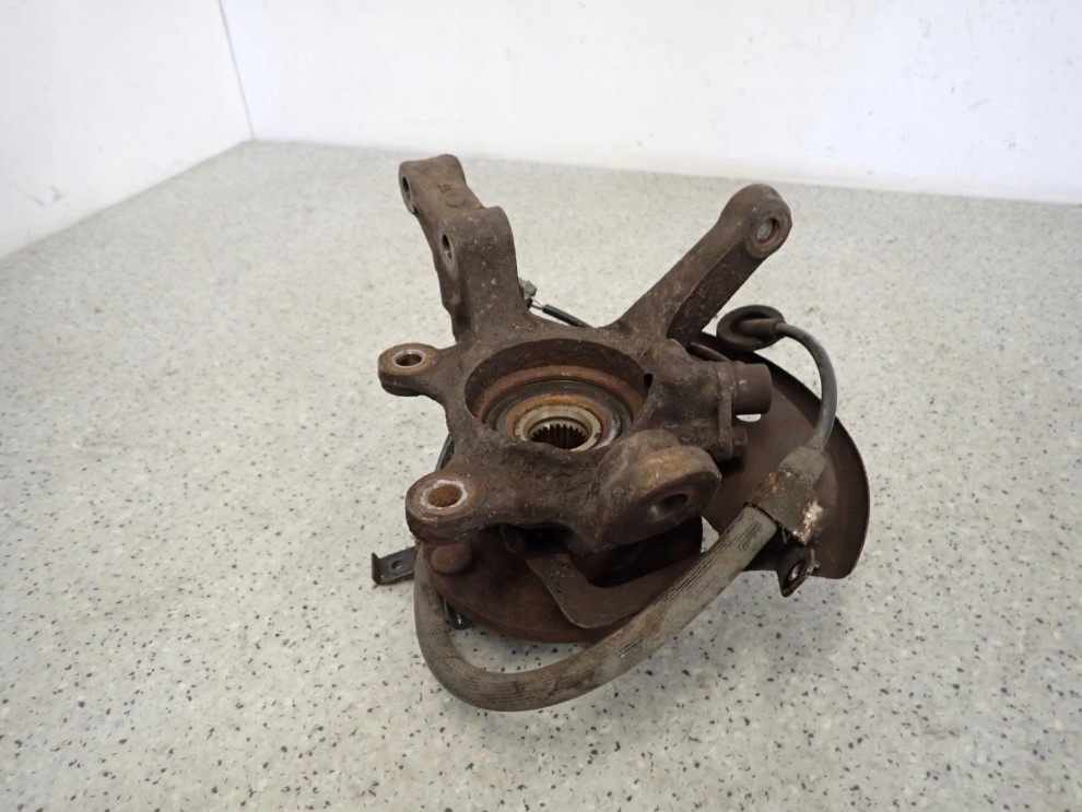 NISSAN ALMERA N16 00-03 ZWROTNICA PRZEDNIA PRAWA 4/4