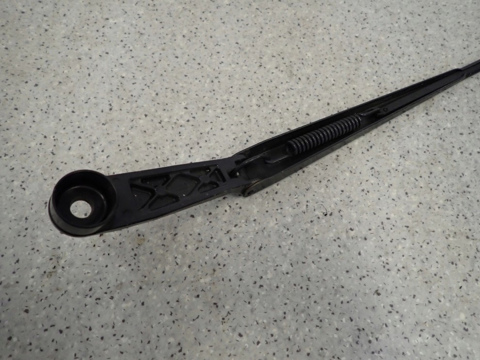 SUZUKI SX4 SEDICI 06-13 RAMIE WYCIERACZKI PRZEDNIE LEWE 4/5