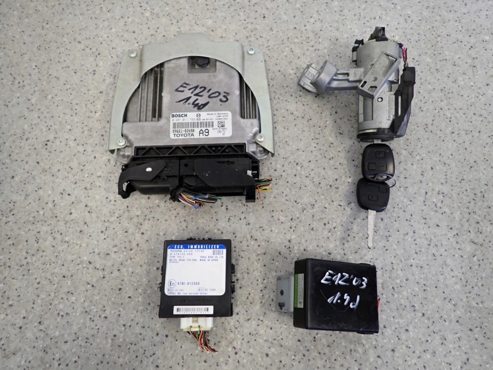 TOYOTA COROLLA 1.4 D4D 04-07 ZESTAW STARTOWY KOMPUTER STACYJKA 1/7