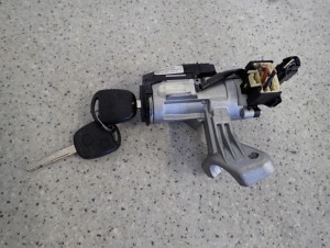 TOYOTA COROLLA 1.4 D4D 04-07 ZESTAW STARTOWY KOMPUTER STACYJKA 6/7 MINIATURA