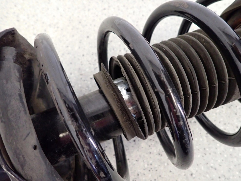 NISSAN ALMERA N16 DIESEL 00-06 AMORTYZATOR PRZEDNI LEWY 3/6