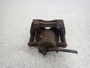 NISSAN MICRA 02-10 K12 ZACISK HAMULCOWY PRZEDNI LEWY 3/4 MINIATURA