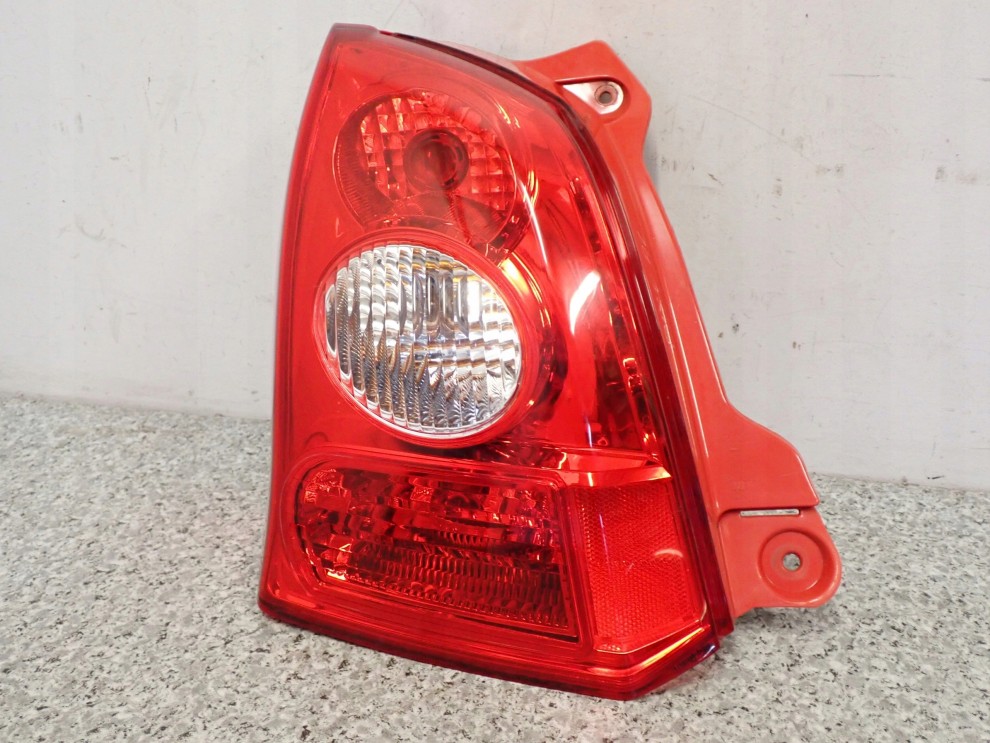 SUZUKI ALTO NISSAN PIXO 09- LAMPA TYLNA LEWA 3/4