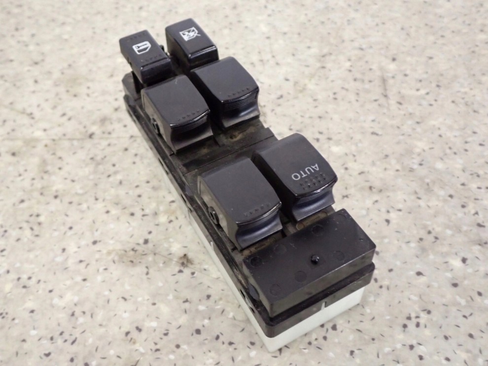 SUZUKI SWIFT 04-10 PANEL STEROWANIA SZYB LEWY 1/5