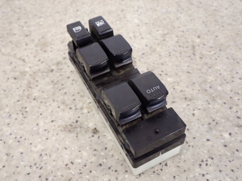 SUZUKI SWIFT 04-10 PANEL STEROWANIA SZYB LEWY 2/5