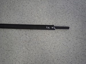 HYUNDAI IX20 HB 09- LISTWA ZGARNIAJĄCA SZYBY PRZEDNIA LEWA PARAPET