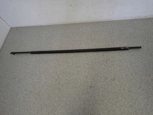 HYUNDAI IX20 HB 09- LISTWA ZGARNIAJĄCA SZYBY PRZEDNIA LEWA PARAPET 8/8 MINIATURA