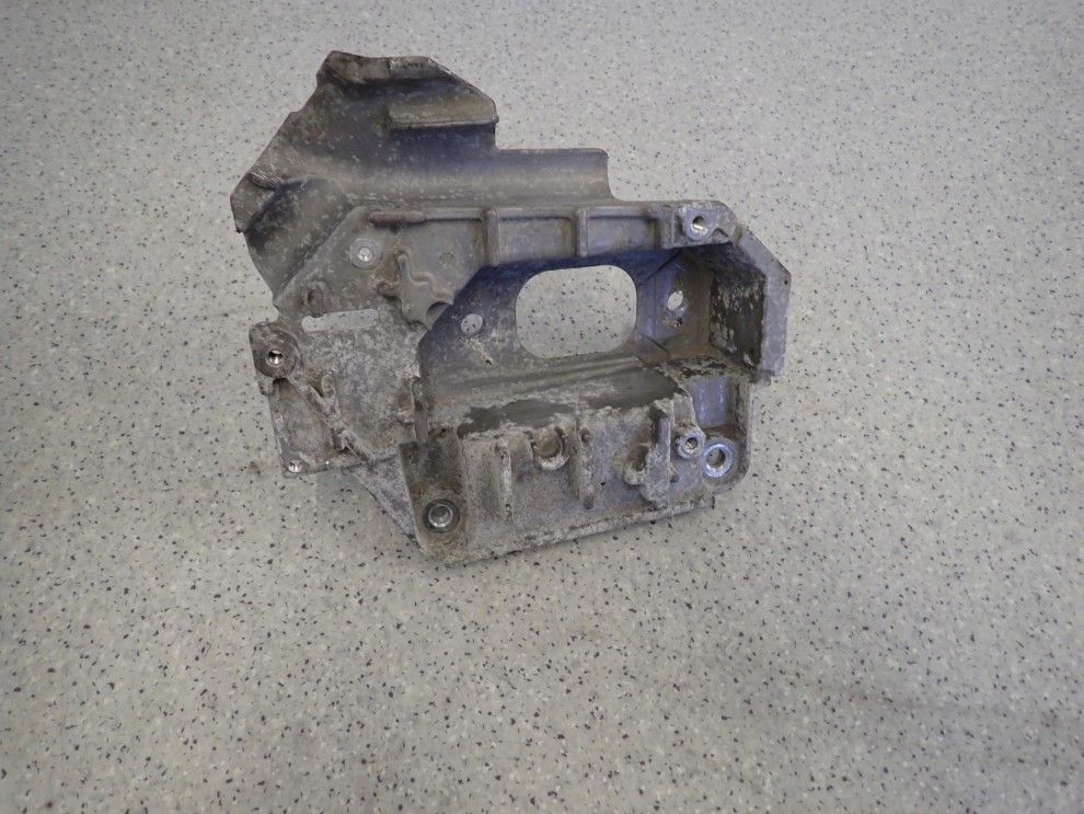 NISSAN NOTE E11 06-11 PODSTAWA AKUMULATORA WSPORNIK 4/7