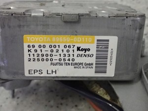 TOYOTA YARIS II 09-11 KOLUMNA KIEROWNICZA WSPOMAGANIE KRZYŻAK 6/8 MINIATURA