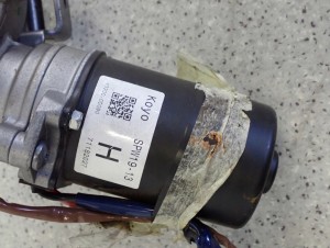 TOYOTA YARIS II 09-11 KOLUMNA KIEROWNICZA WSPOMAGANIE KRZYŻAK 8/8 MINIATURA