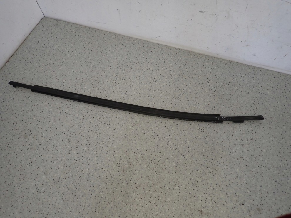 HYUNDAI IX20 HB 09- LISTWA ZGARNIAJĄCA SZYBY TYLNA LEWA PARAPET 2/7