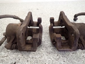 SUZUKI NISSAN PIXO ALTO 09- ZACISK HAMULCOWY PRZEDNI LEWY LUB PRAWY 5/7 MINIATURA