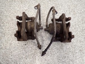 SUZUKI NISSAN PIXO ALTO 09- ZACISK HAMULCOWY PRZEDNI LEWY LUB PRAWY 7/7 MINIATURA