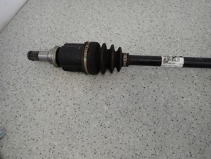 SUZUKI SPLASH 08- 1.2 PÓŁOŚ NAPĘDOWA PRAWA AUTOMAT 5/7 MINIATURA