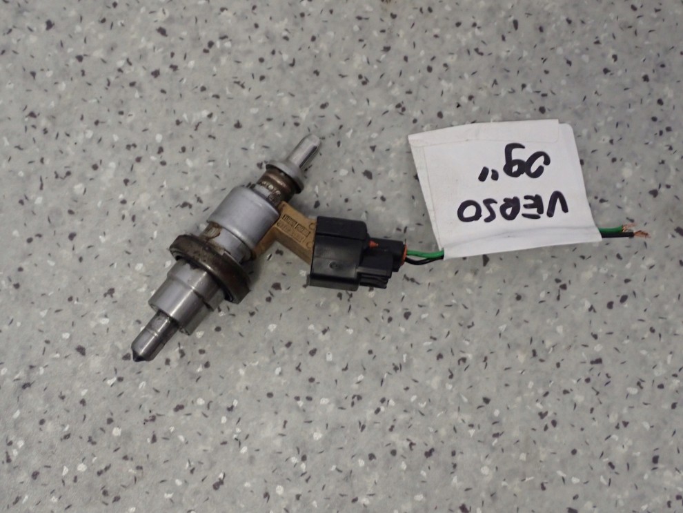 TOYOTA VERSO 09-13 2.0 D4D WTRYSKIWACZ PALIWA 23710-26011 2/5