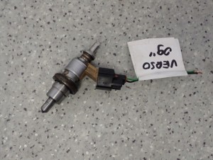 TOYOTA VERSO 09-13 2.0 D4D WTRYSKIWACZ PALIWA 23710-26011 2/5 MINIATURA