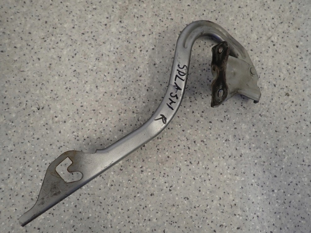 SUZUKI SPLASH 08-14 ZAWIAS MASKI PRAWY 2/4