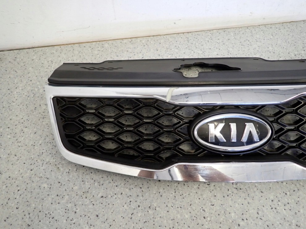 KIA RIO II HB 09-11 ATRAPA PRZEDNIA ZDERZAKA GRILL 3/8