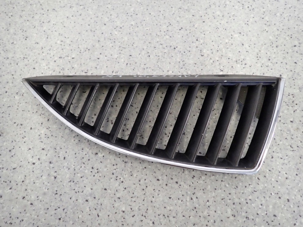 MITSUBISHI LANCER 03-07 ATRAPA CHŁODNICY PRZEDNIA PRAWA 1/5