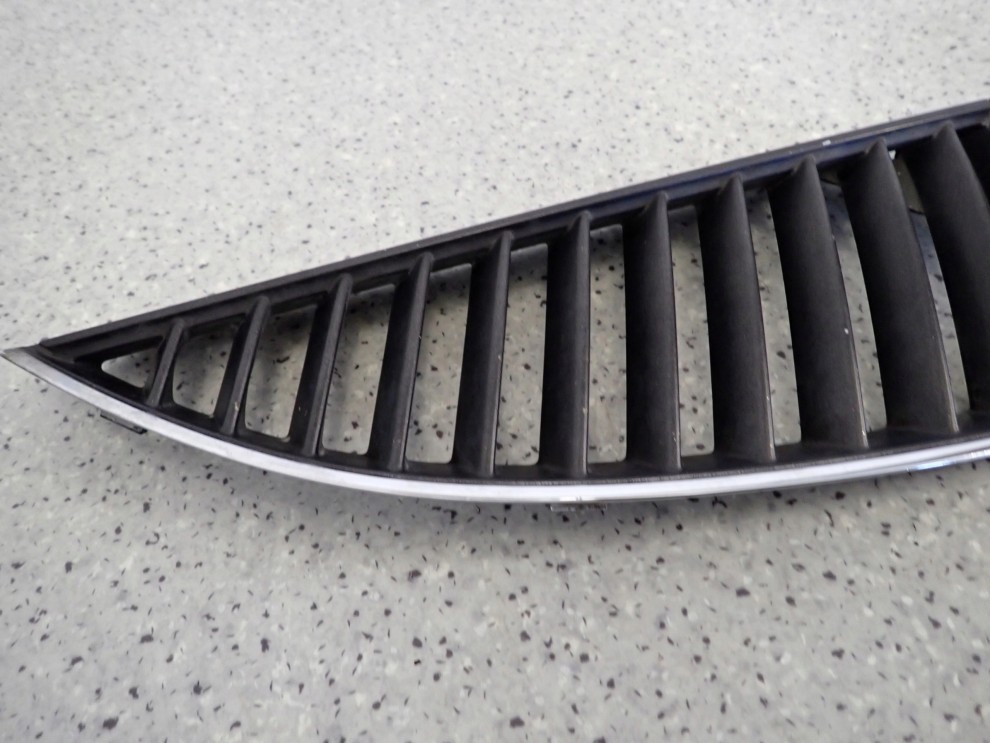 MITSUBISHI LANCER 03-07 ATRAPA CHŁODNICY PRZEDNIA PRAWA 3/5