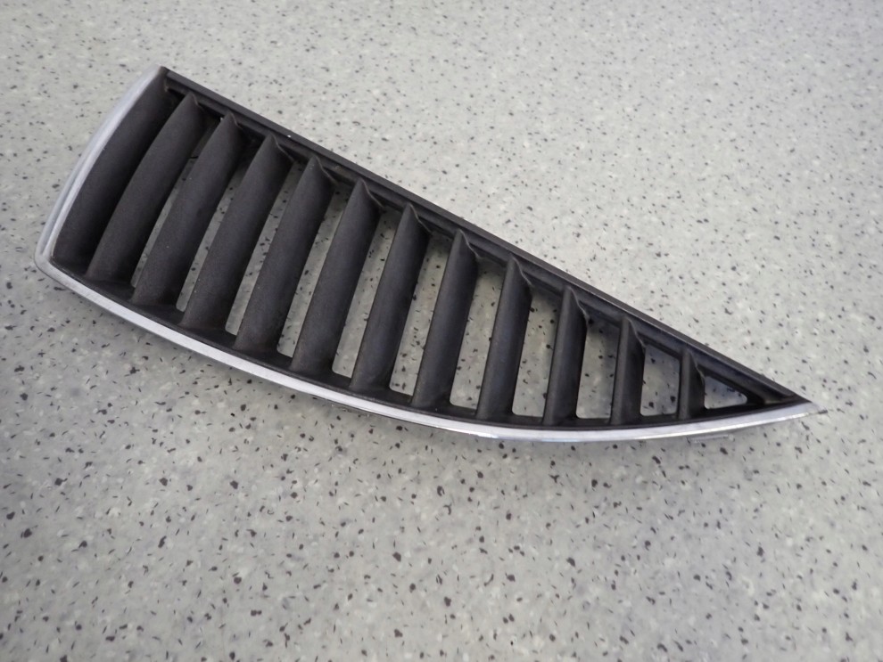 MITSUBISHI LANCER 03-07 ATRAPA CHŁODNICY PRZEDNIA LEWA 2/4