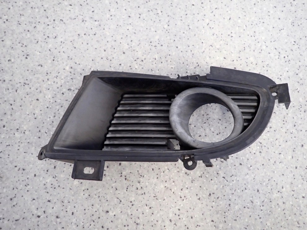 LANCER VII 04-07 KRATKA HALOGENU PRZEDNIA LEWA 1/6