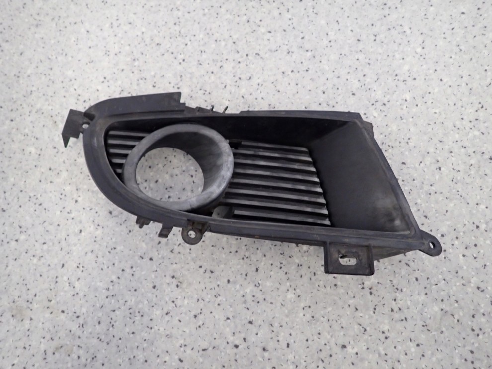 LANCER VII 04-07 KRATKA HALOGENU PRZEDNIA PRAWA 1/6