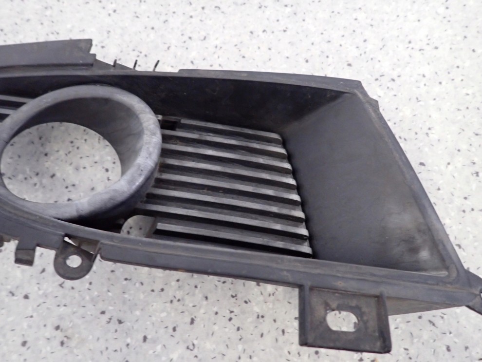 LANCER VII 04-07 KRATKA HALOGENU PRZEDNIA PRAWA 2/6