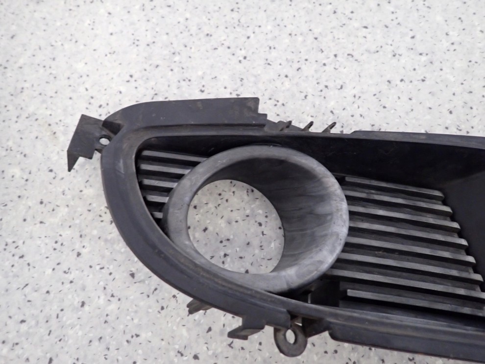 LANCER VII 04-07 KRATKA HALOGENU PRZEDNIA PRAWA 4/6