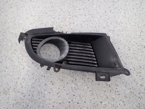 LANCER VII 04-07 KRATKA HALOGENU PRZEDNIA PRAWA 1/6 MINIATURA