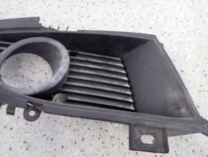 LANCER VII 04-07 KRATKA HALOGENU PRZEDNIA PRAWA 2/6 MINIATURA