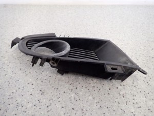 LANCER VII 04-07 KRATKA HALOGENU PRZEDNIA PRAWA 5/6 MINIATURA