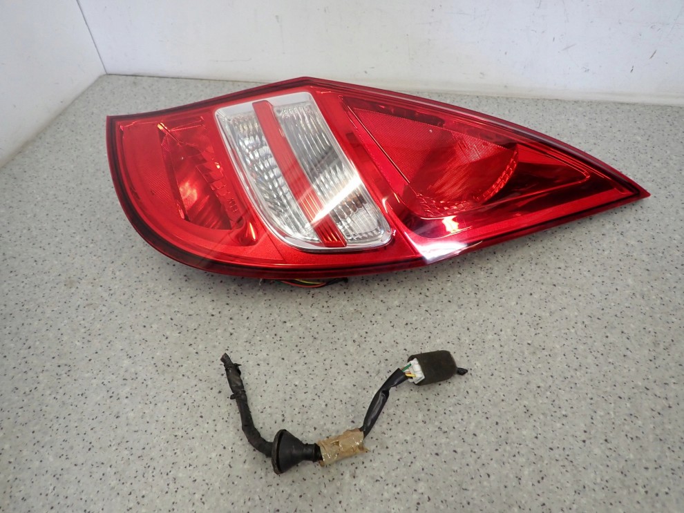 HYUNDAI i30 07-11 HB LAMPA TYLNA PRAWA 1/6