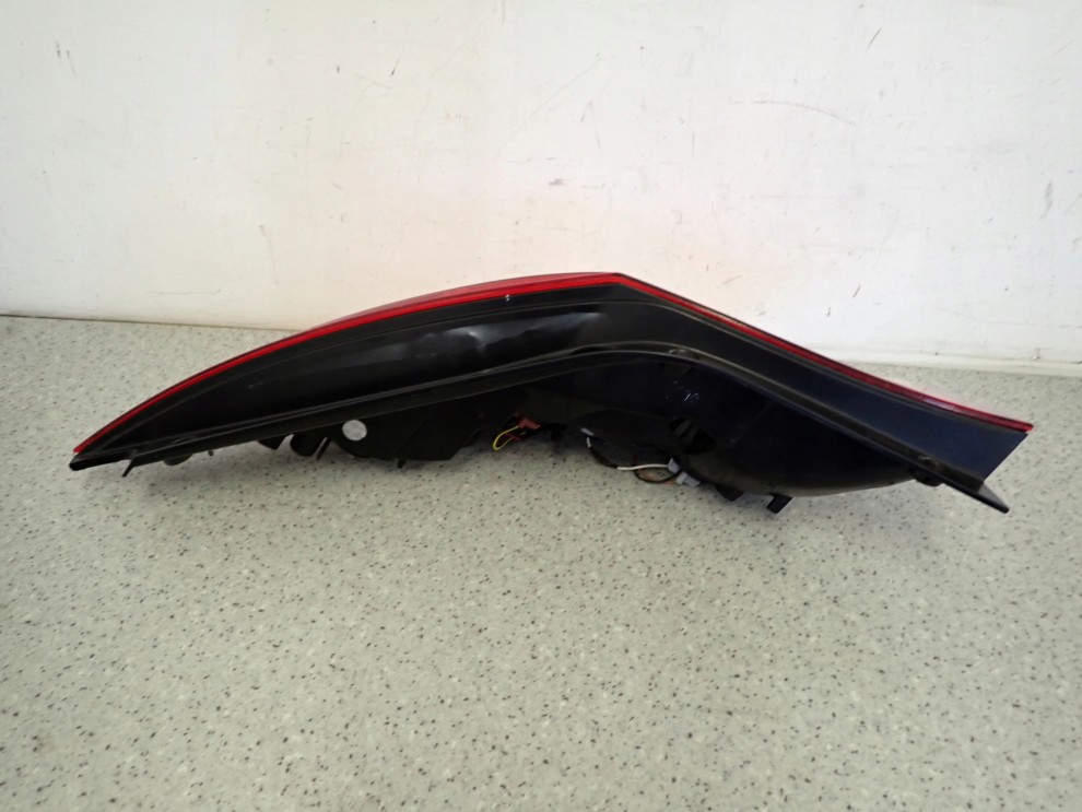 HYUNDAI i30 07-11 HB LAMPA TYLNA PRAWA 5/6