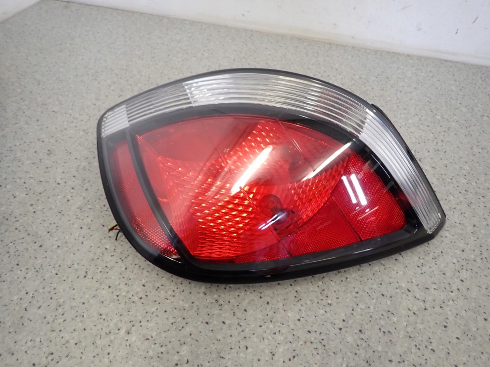 KIA RIO II 05-10 LAMPA TYLNA PRAWA 2/8