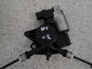 MAZDA5 MAZDA 5 I 05- PODNOŚNIK SZYBY PRZEDNI PRAWY 2/5 MINIATURA