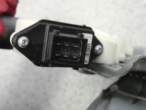 TOYOTA COROLLA E12 02- PODNOŚNIK SZYBY TYLNY LEWY 2/4 MINIATURA