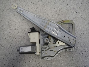 TOYOTA COROLLA E12 02- PODNOŚNIK SZYBY TYLNY LEWY 3/4 MINIATURA