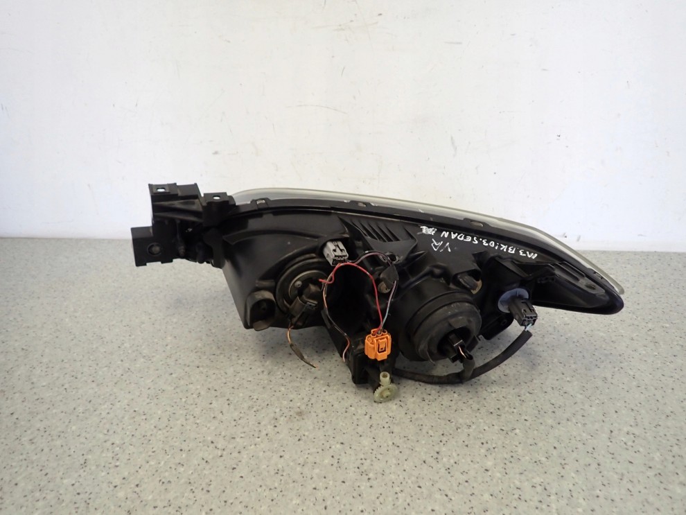 MAZDA3 MAZDA 3 BK SEDAN 4D 03- REFLEKTOR LAMPA PRZEDNIA PRAWA EUROPA 6/9