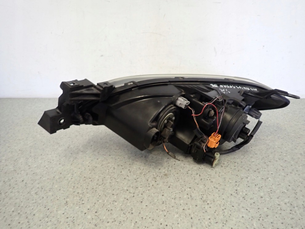 MAZDA3 MAZDA 3 BK SEDAN 4D 03- REFLEKTOR LAMPA PRZEDNIA PRAWA EUROPA 8/9