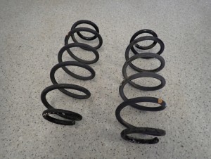 SUZUKI SPLASH 08-14 SPRĘŻYNA TYLNA 1/3 MINIATURA