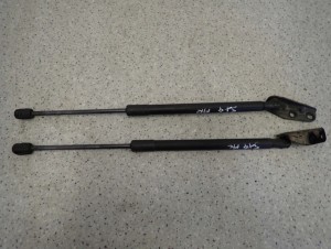 SUZUKI SX4 06-13 SIŁOWNIKI KLAPY BAGAŻNIKA 2/4 MINIATURA