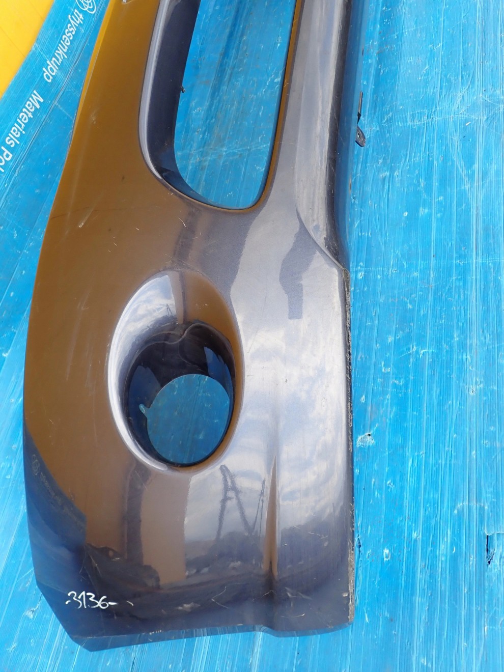 MITSUBISHI GRANDIS 03-11 ZDERZAK PRZEDNI A72 2/8