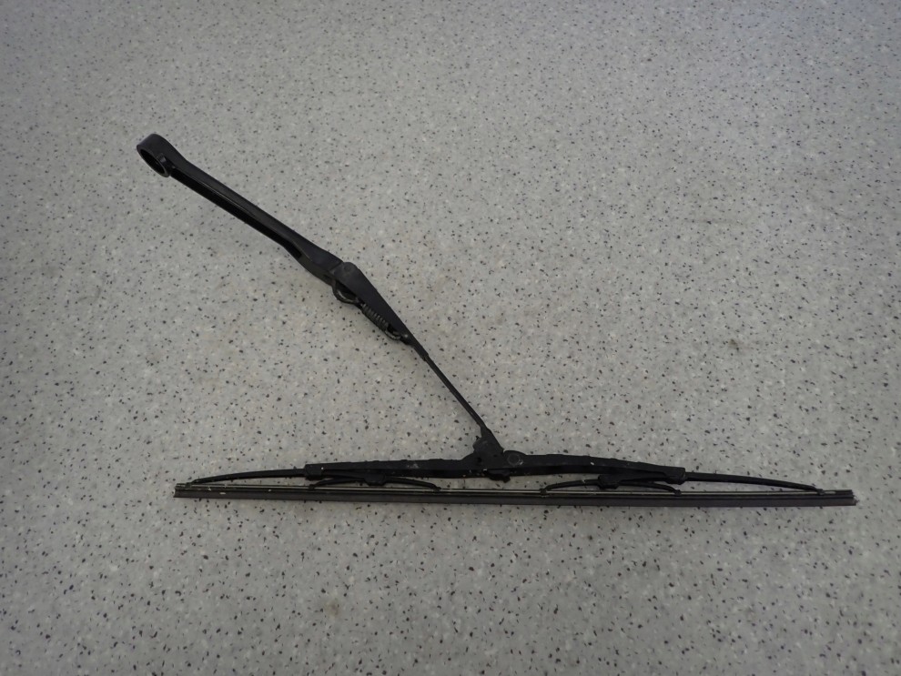 NISSAN XTRAIL T30 01-07 RAMIE WYCIERACZKI TYLNEJ 3/4